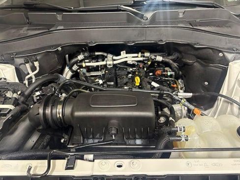 Used 2022 Ford Explorer XLT w/ Equipment Group 202A AWD/4WD image 33