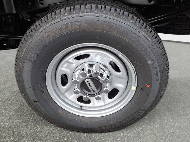 New 2026 Ford F250 XL w/ XL Driver Assist Package AWD/4WD image 6