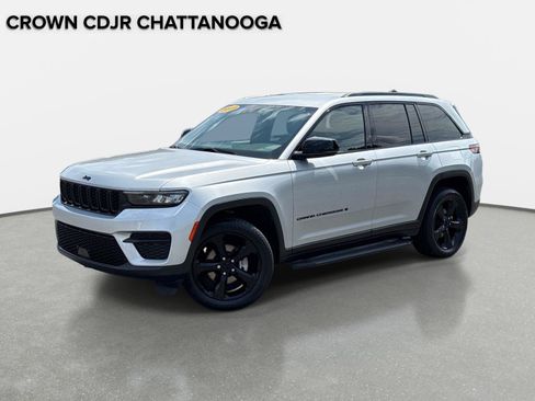 Certified 2023 Jeep Grand Cherokee Altitude AWD/4WD image 1