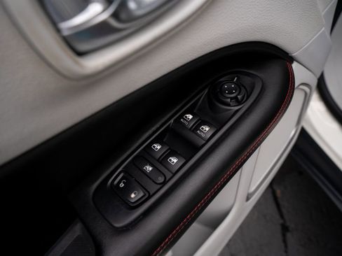 Used 2020 Jeep Compass Limited AWD/4WD image 25