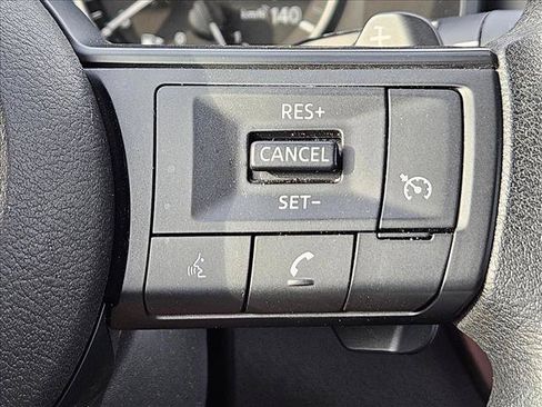 Used 2024 Nissan Rogue S FWD image 21