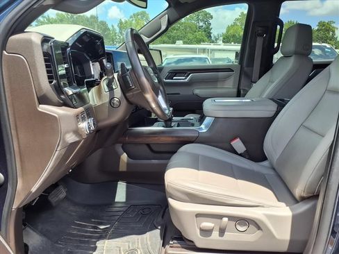 Used 2022 GMC Sierra 1500 SLT w/ SLT Premium Package AWD/4WD image 8