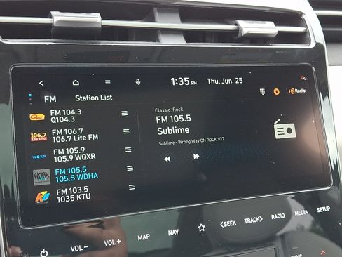 Used 2023 Hyundai Tucson Limited w/ Cargo Package AWD/4WD image 19