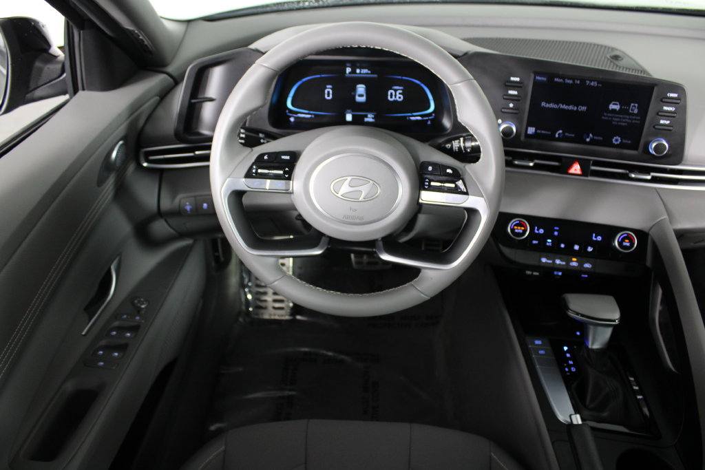 Certified 2026 Hyundai Elantra Sport FWD image 8