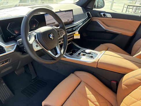 New 2026 BMW X7 xDrive40i w/ Premium Package image 24