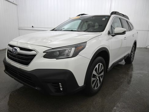 Used 2022 Subaru Outback Premium image 19