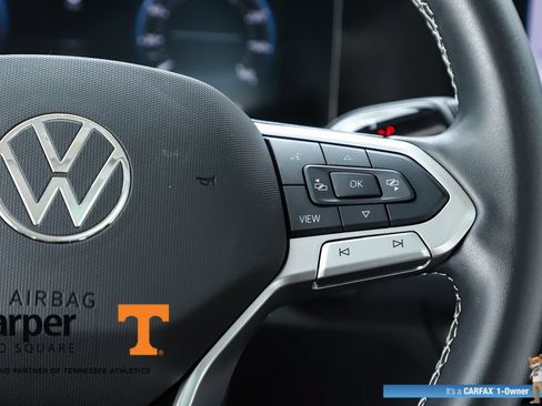 Used 2025 Volkswagen Tiguan SE w/ Panoramic Sunroof Package AWD/4WD image 22