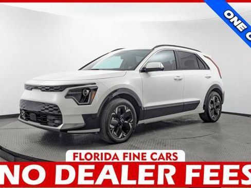 Used 2023 Kia Niro Wind FWD image 1