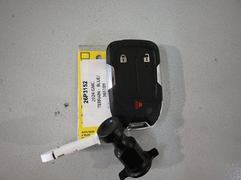 Used 2024 GMC Terrain SLE AWD/4WD image 11