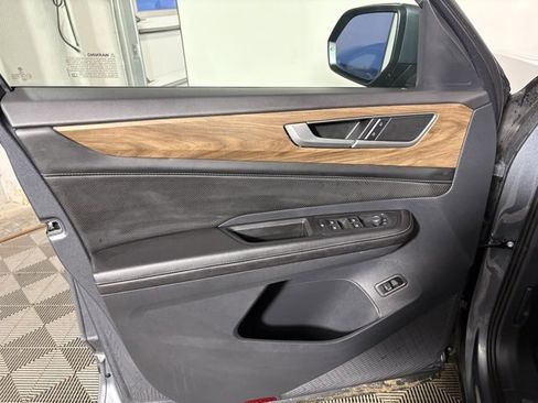 Used 2024 Volkswagen Atlas SE image 13