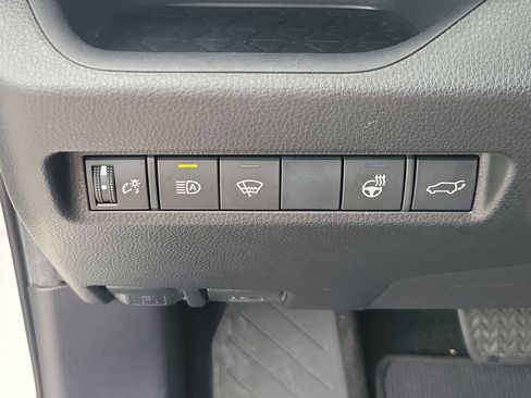 Used 2019 Toyota RAV4 XLE Premium w/ Cold Weather Package FWD image 31