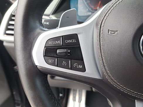 Used 2022 BMW X5 xDrive40i w/ M Sport Package AWD/4WD image 18