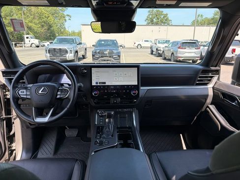 Used 2024 Lexus GX 550 AWD/4WD image 8