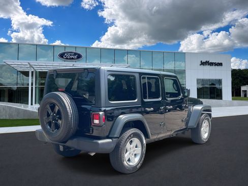 Used 2023 Jeep Wrangler Unlimited Sport AWD/4WD image 3