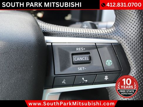 Used 2025 Mitsubishi Outlander AWD image 30