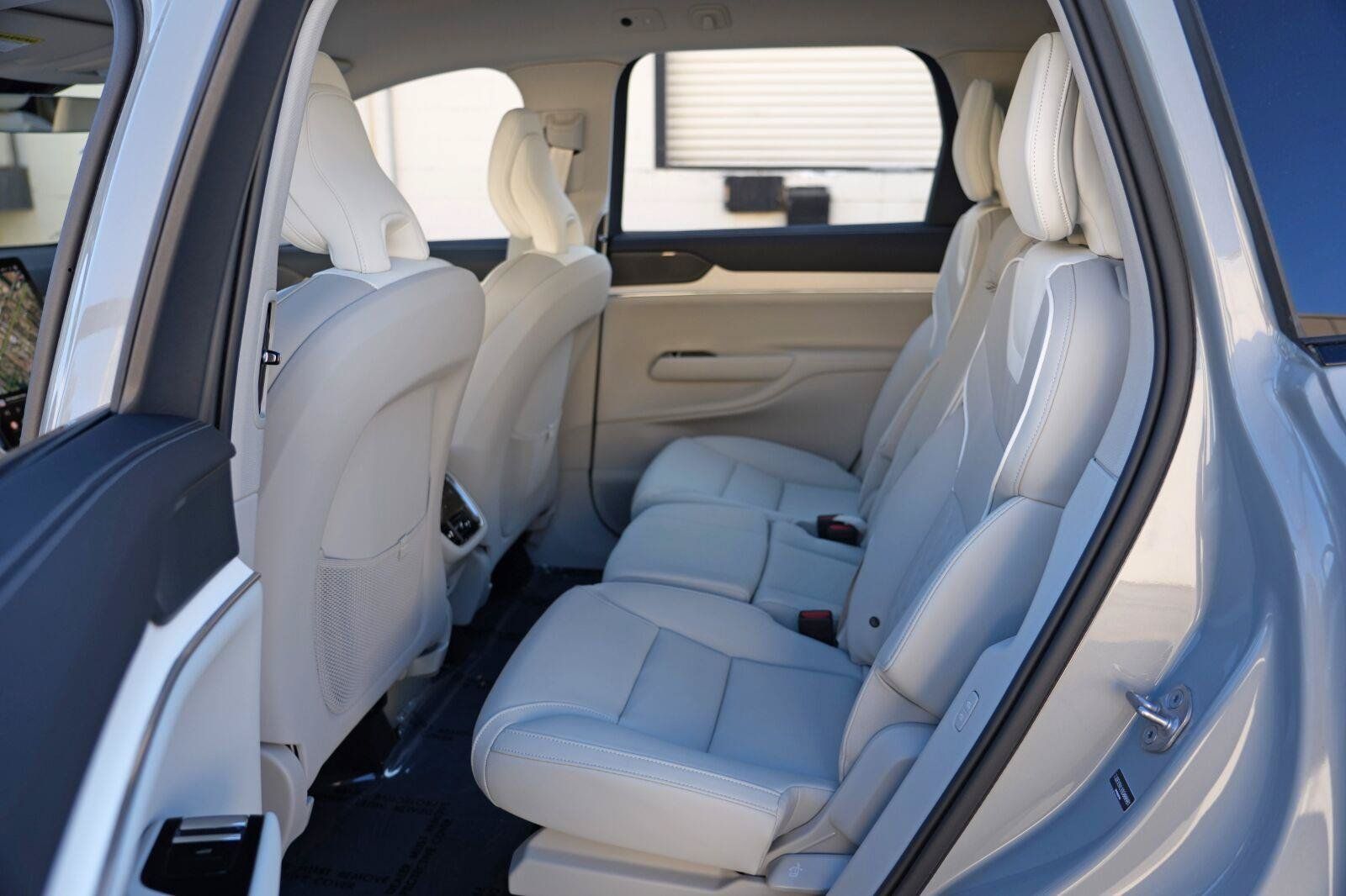 Used 2025 Volvo EX90 Ultra AWD/4WD image 41
