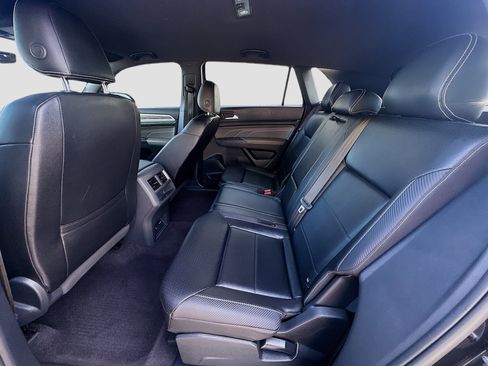 Used 2021 Volkswagen Atlas Cross Sport SE w/ V6 Towing Package image 23