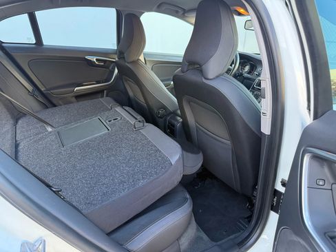 Used 2014 Volvo S60 T5 image 18