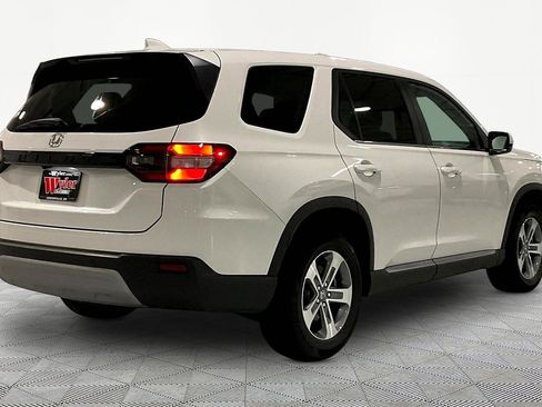 Used 2025 Honda Pilot EX-L image 6