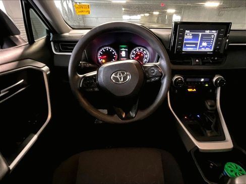 Used 2020 Toyota RAV4 XLE w/ Convenience Package image 8