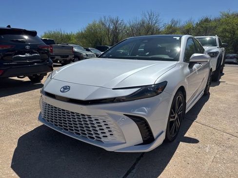 Used 2025 Toyota Camry XSE w/ Premium Plus Package image 1