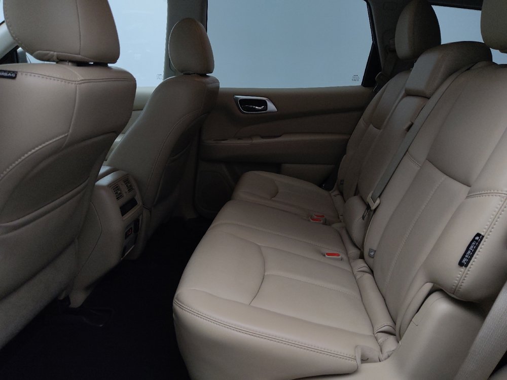 Used 2019 Nissan Pathfinder SL FWD image 18