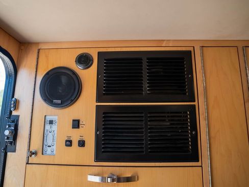 Used 2011 Ford F550 4x4 Crew Cab Super Duty w/ Payload Upgrade Pkg image 76