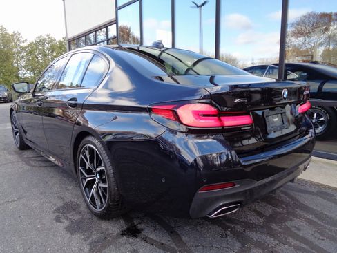 Used 2022 BMW 530i xDrive 530i xDrive Sedan w/ M Sport Package image 7