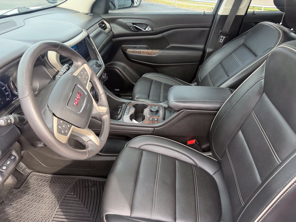Used 2021 GMC Acadia Denali w/ Denali Technology Package FWD image 28