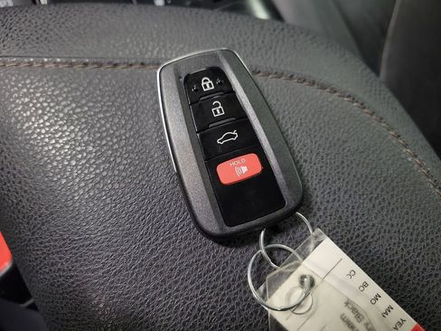 Used 2020 Toyota Camry XLE w/ Carpet Mat Package FWD image 16