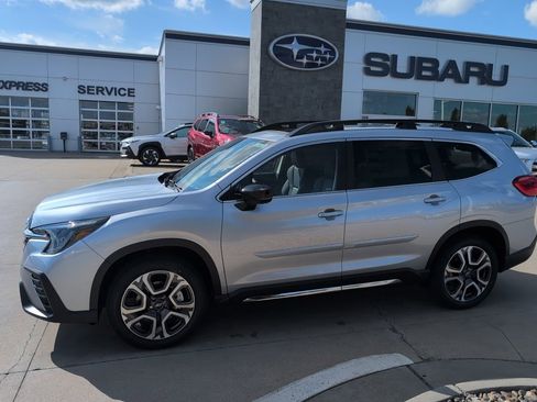 Used 2025 Subaru Ascent Limited image 10