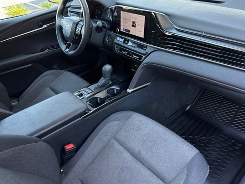 Used 2025 Toyota Camry LE FWD image 17