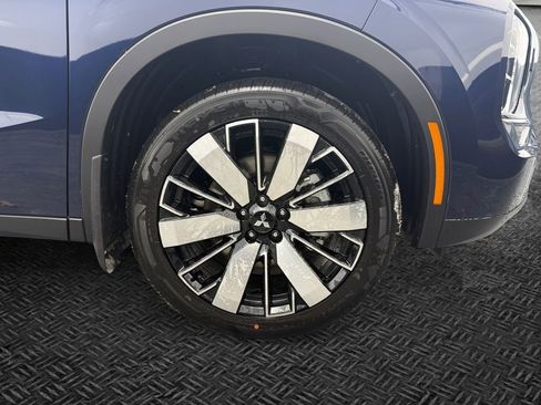 New 2026 Mitsubishi Outlander SE AWD/4WD image 11