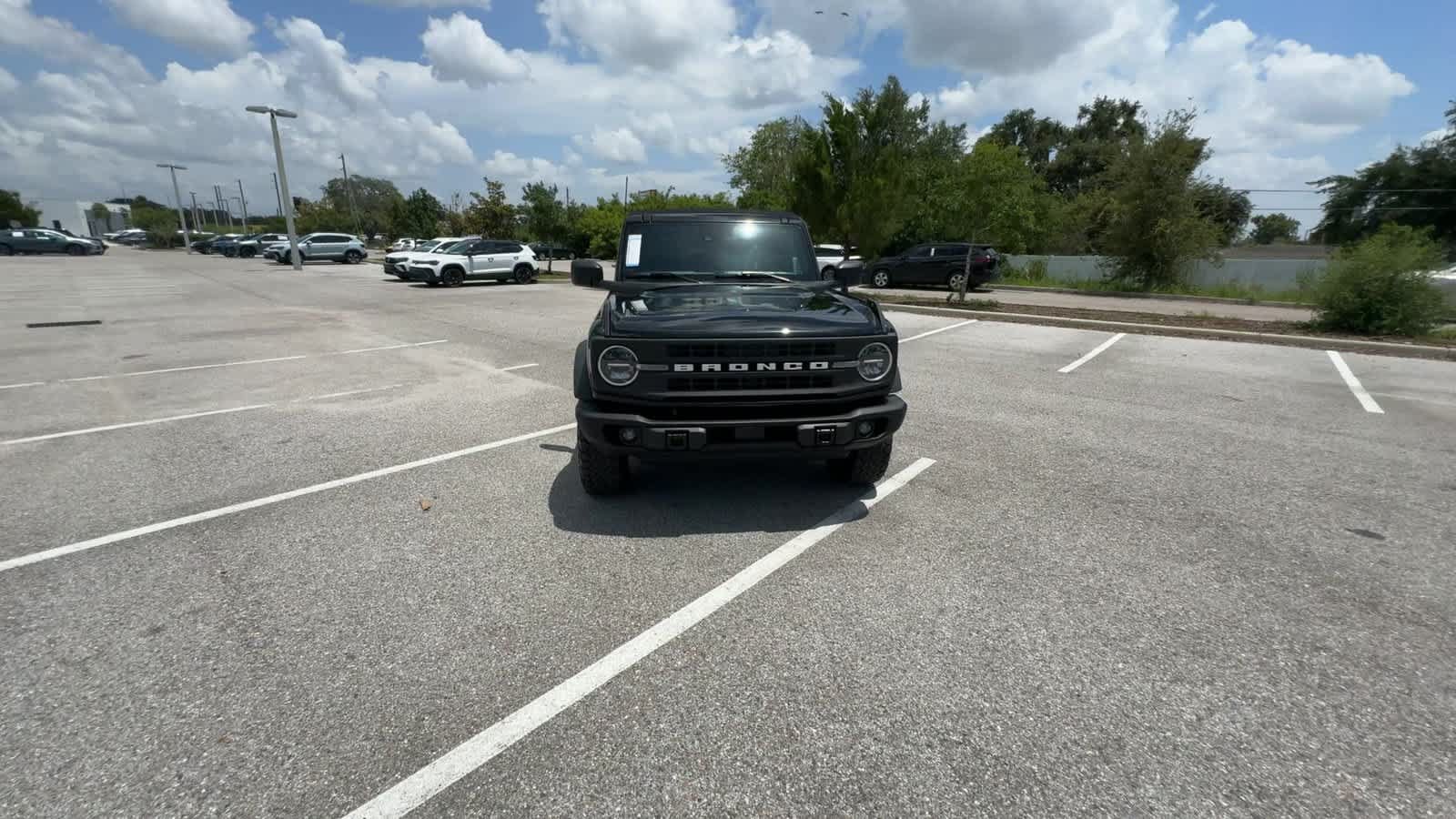 Used 2023 Ford Bronco Black Diamond AWD/4WD image 2