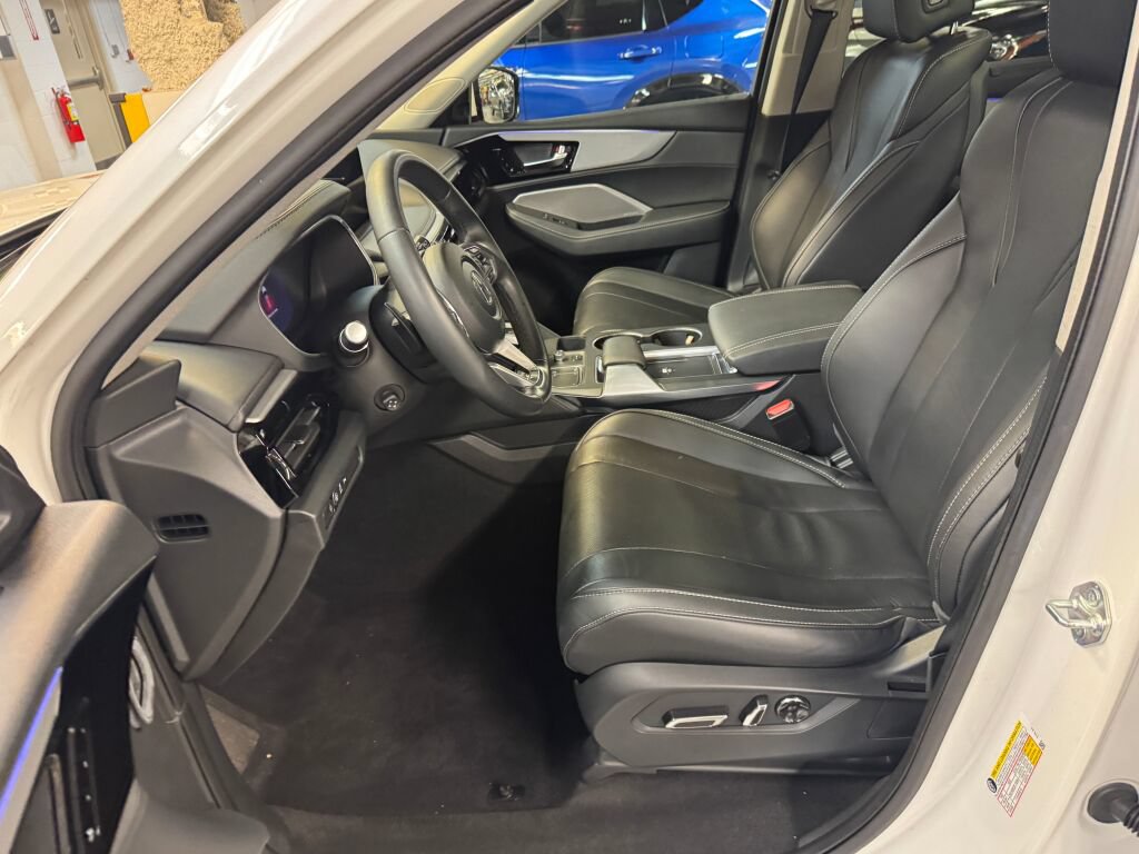 Certified 2024 Acura MDX w/ Technology Package AWD/4WD image 25