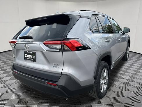 Used 2025 Toyota RAV4 XLE AWD/4WD image 8
