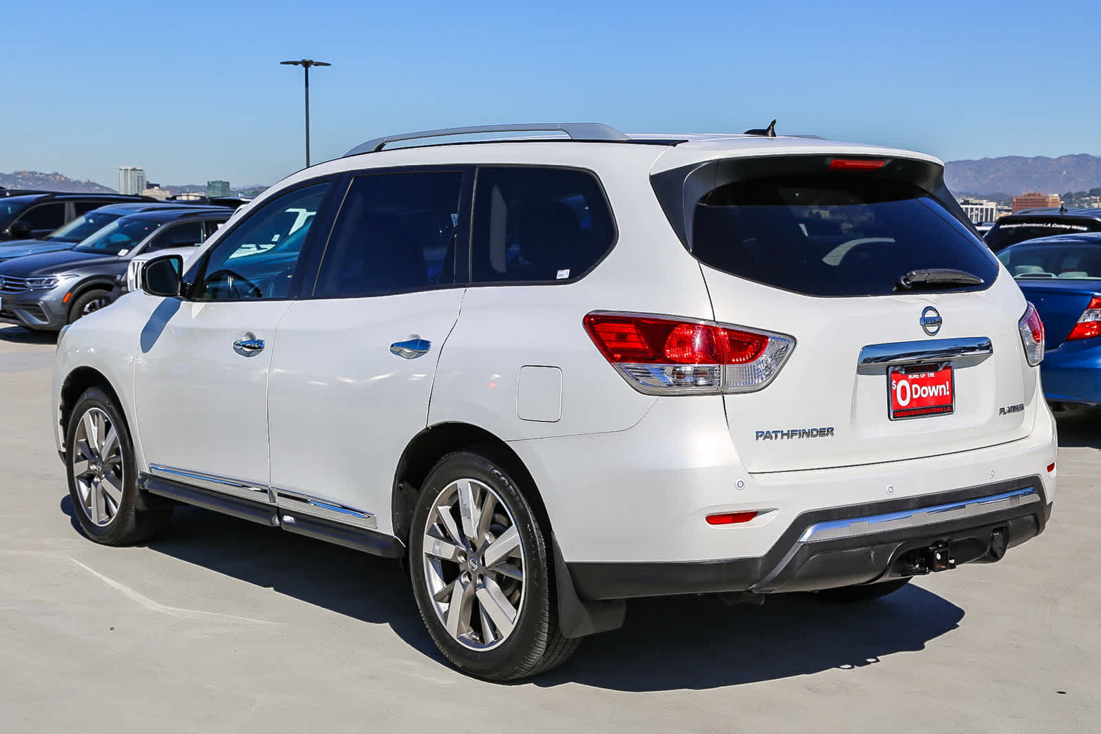 Used 2013 Nissan Pathfinder Platinum FWD image 5