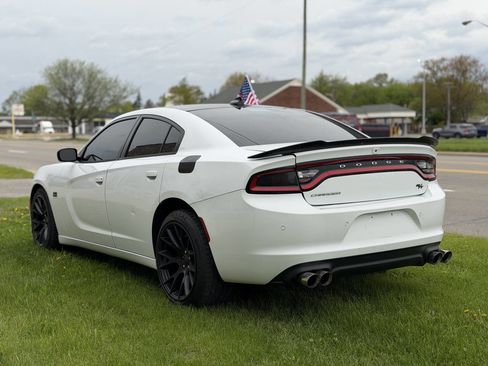 Used 2018 Dodge Charger R/T w/ Blacktop Package RWD image 5