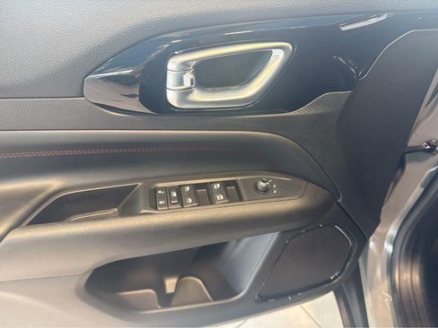 Used 2022 Jeep Compass Trailhawk AWD/4WD image 20