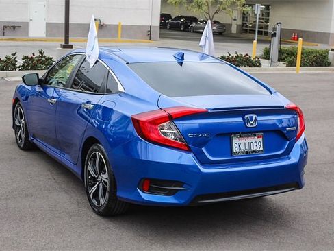 Used 2018 Honda Civic Touring image 7