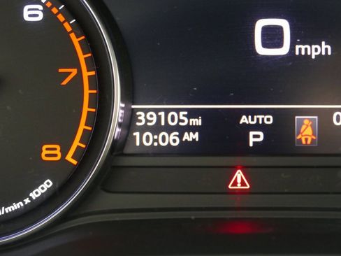 Used 2022 Audi Q5 2.0T Premium w/ Convenience Package image 16