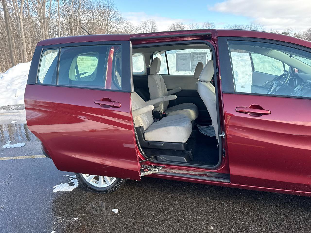 Used 2012 MAZDA MAZDA5 Sport FWD image 26