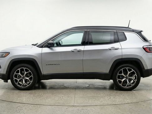Used 2025 Jeep Compass Limited image 5