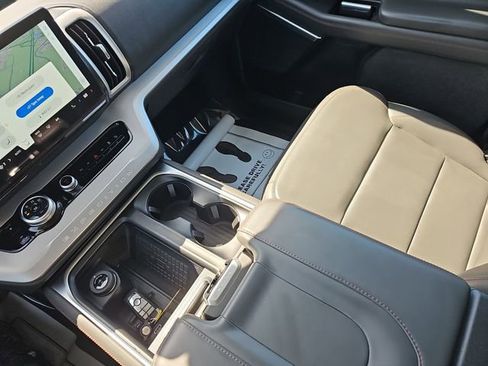 Used 2025 Ford Expedition Max Active AWD/4WD image 28