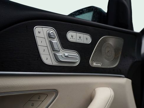 Used 2022 Mercedes-Benz GLS 450 4MATIC image 18