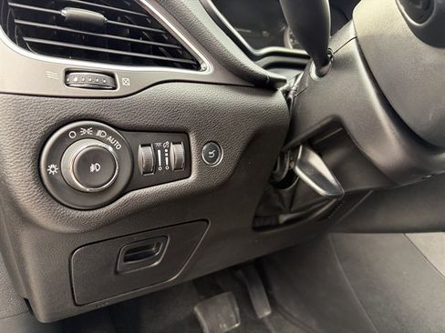 Used 2019 Jeep Cherokee Limited AWD/4WD image 22