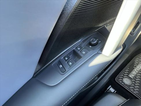 New 2025 Volkswagen Tiguan SE R-Line image 13