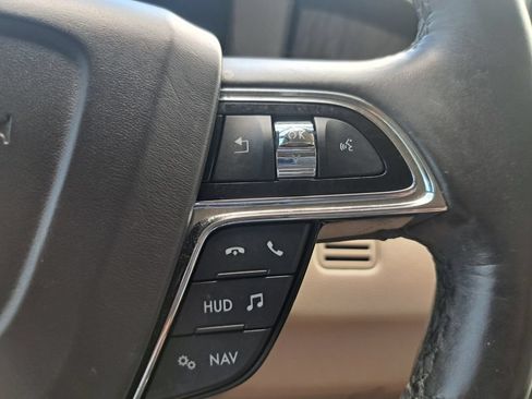 Used 2021 Lincoln Navigator Reserve w/ Luxury Package RWD image 13