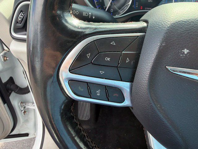 Used 2019 Chrysler Pacifica Touring-L FWD image 19