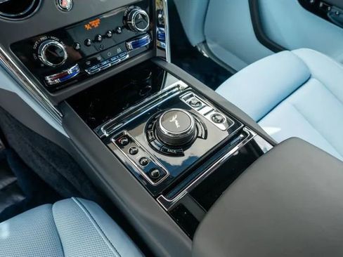 Used 2026 Rolls-Royce Cullinan image 36